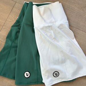 2 Vuori activewear skirts